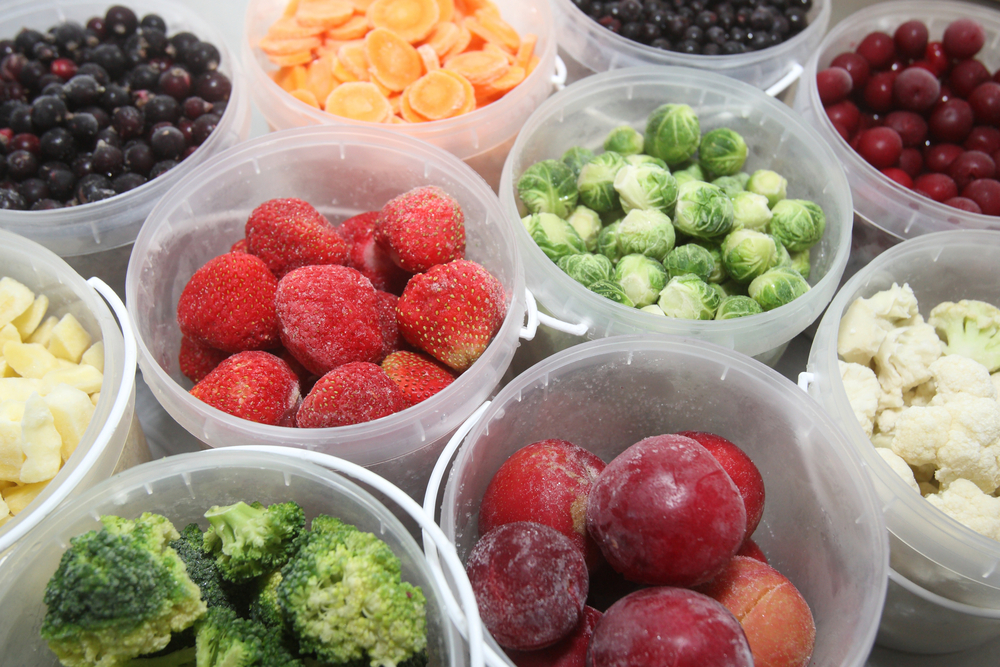 Какие фрукты можно замораживать в домашних условиях на зиму, правила и особенности