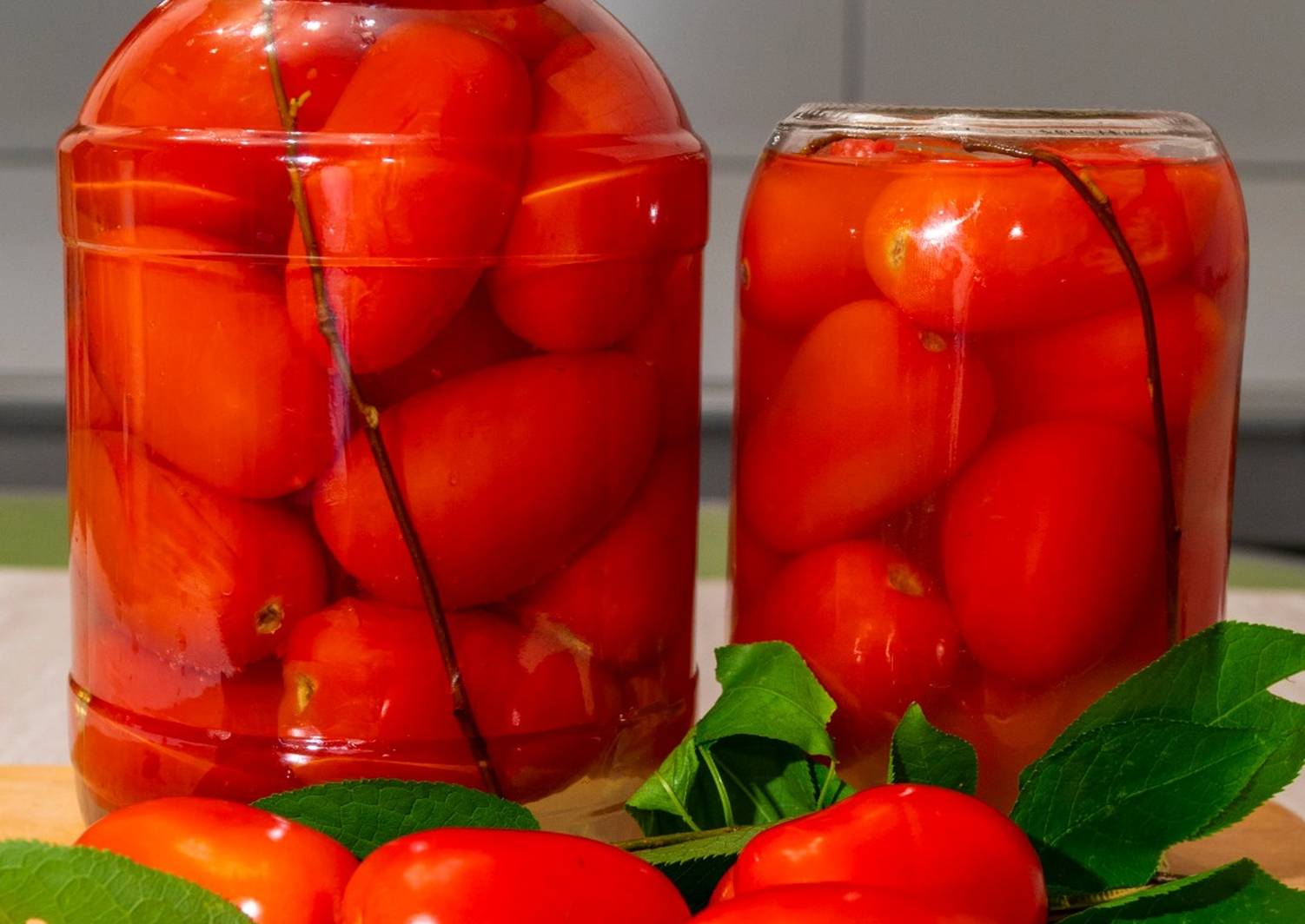 Маринованные помидоры на зиму: рецепты очень вкусных и сладких помидоров