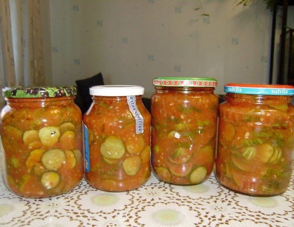 Огурцы в томатной заливке на зиму: обалденные рецепты с чесноком