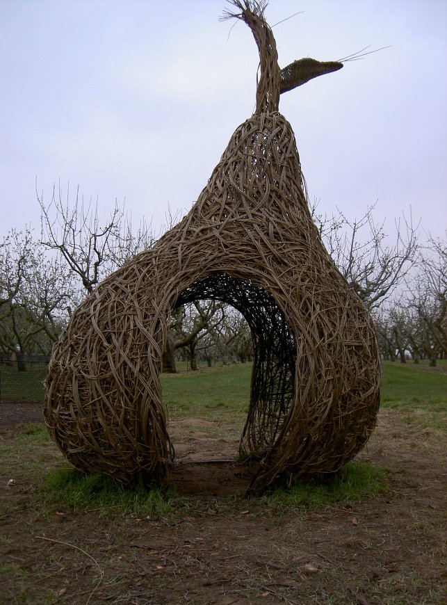 Арбоскульптура: фантазийные изделия из стволов деревьев