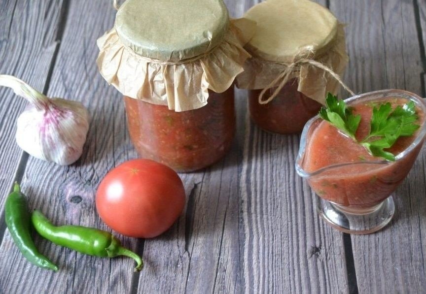 Сырая аджика из помидор с аспирином. рецепты приготовления самой вкусной домашней аджики