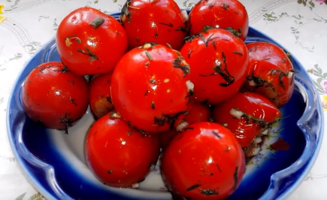 Малосольные помидоры черри - три простых рецепта засолки томатов черри