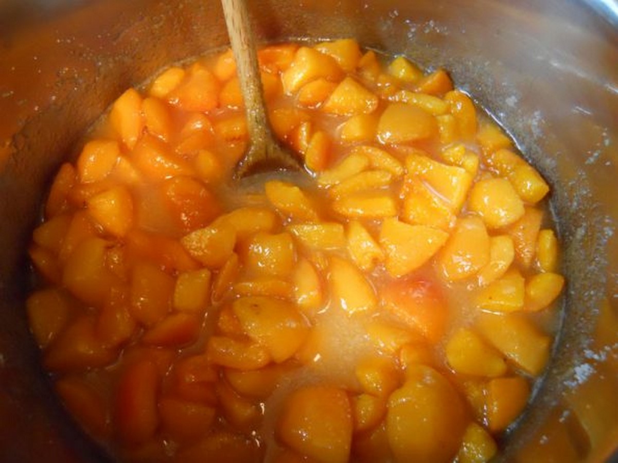 Варенье из абрикосов с косточками — 5 лучших королевских рецептов