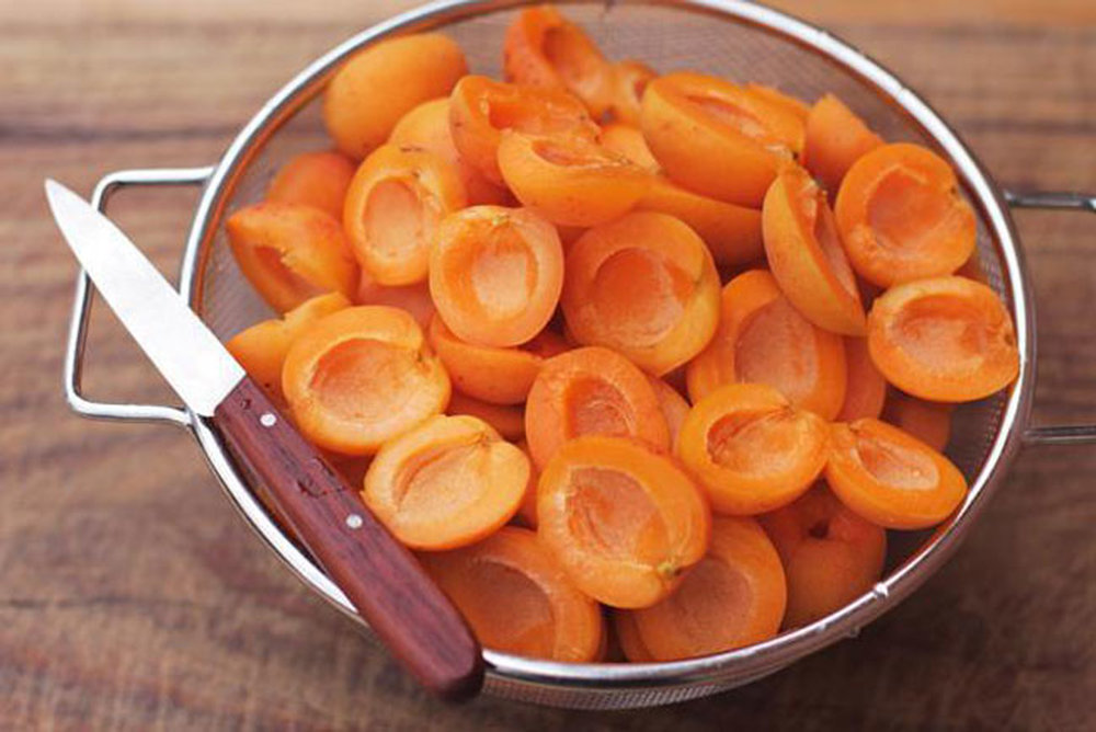 Варенье "пятиминутка" из долек абрикосов