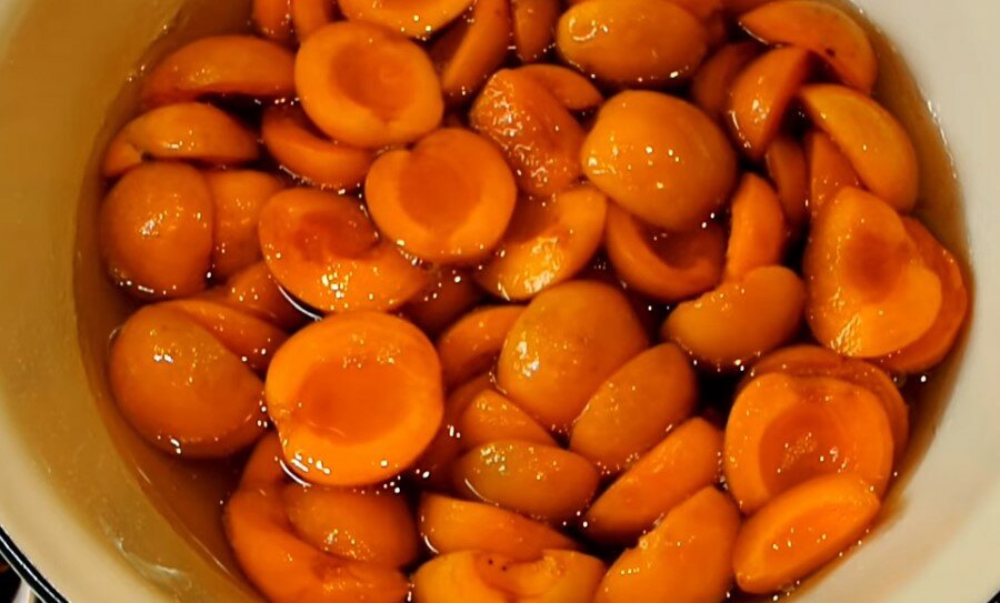 Варенье из абрикосов на зиму: 5 рецепта без косточек и дольками