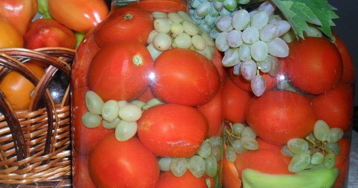 Лучшие рецепты маринованных помидоров с виноградом на зиму в домашних условиях