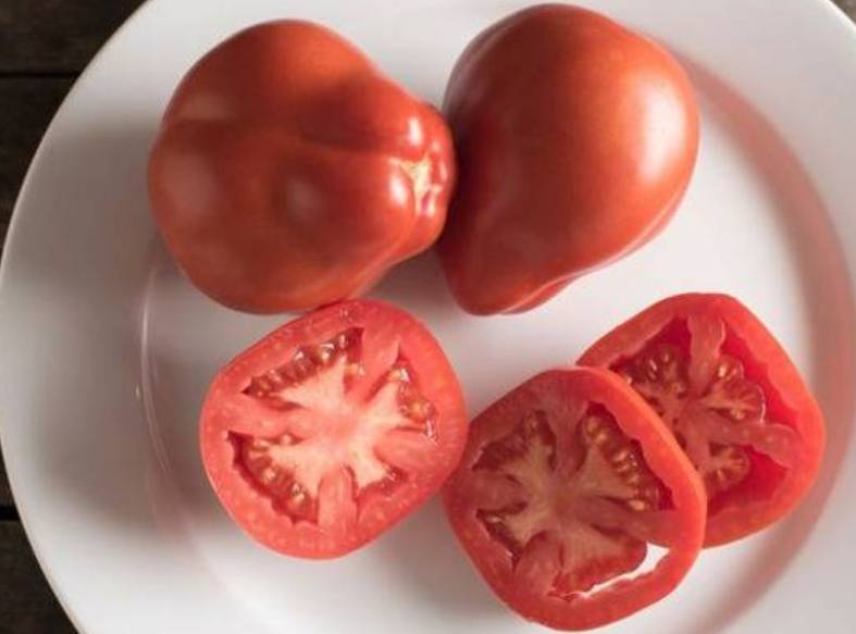 Грушевидные сорта томатов, их описание и характеристики