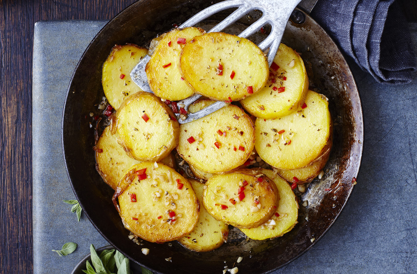 Сколько готовить картошку в духовке: полезные советы. сколько запекать картошку в духовке