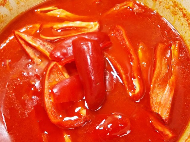 5 лучших пошаговых рецептов маринованного перца в томатном соусе на зиму
