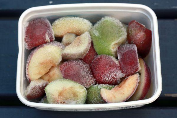 ᐉ можно ли заморозить яблоки на зиму в морозилке и как это сделать правильно? - orensad198.ru