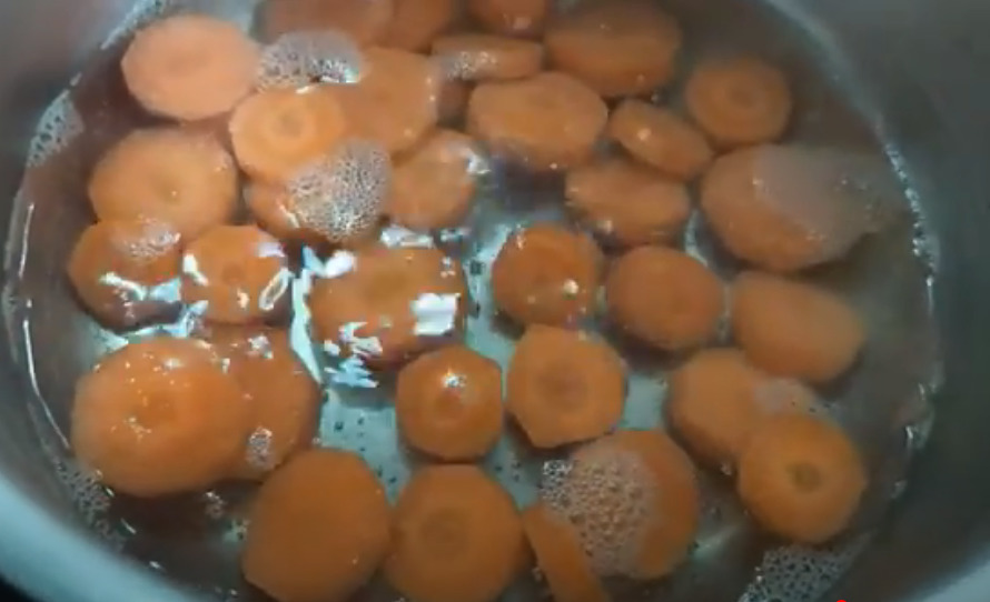 Как заморозить морковь на зиму в холодильнике в домашних условиях: тертую или целиком? русский фермер